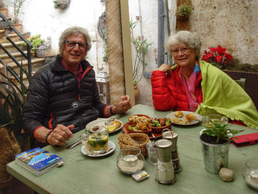 Mittagessen in Santany