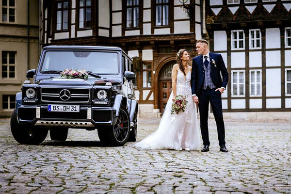 Brautpaarshooting mit Auto