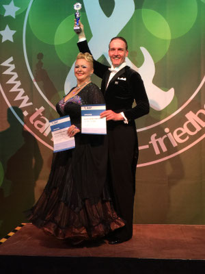 WDC / GAL DAT Open Bavarian Championships Over 25, Friedberg in Bavaria 14. April hier: Stadthalle