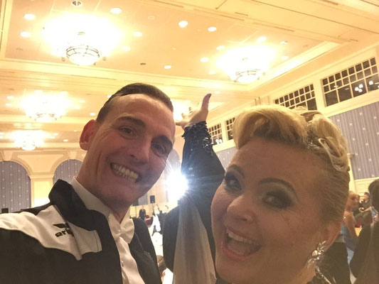 WDC AL Fred Astaire Cup Over 30 Senior Ballroom 4. Dezember 2016 hier: Disney Newport Bay Hotel, Paris