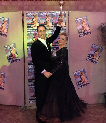 WDC AL Senior Over 40 and Over 50 Ballroom 6ÈME TROPHEE INTERNATIONAL D’ALSACE Ottmarsheim, France 9. März hier: Salle Polyvalente