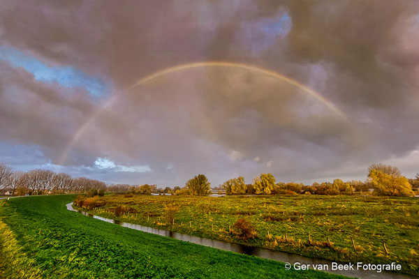 Regenboog boven de Empelsewaard