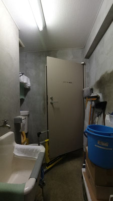 モップの洗い場の換気扇を交換@菱和パレス中目黒管理組合ブログ