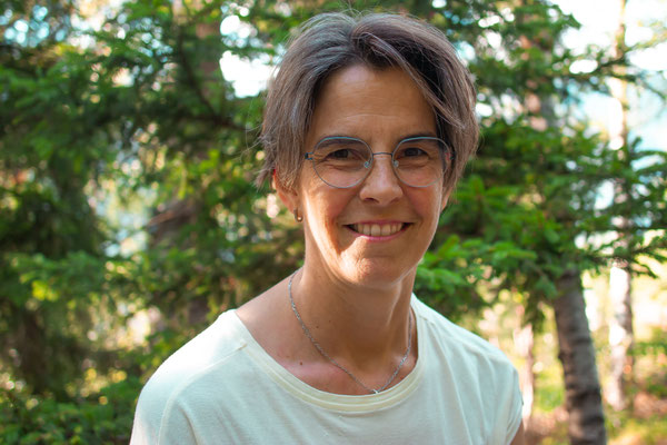 Manuela Imboden, dipl. Sozialpädagogin, BSc in klinischer Psychologie, Naturgruppenleiterin Alfred Adler Institut, Geschäftsleitung Natur-Luft