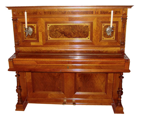 Gründerzeit Klavier um 1890, Nussbaum und Wurzelholz furniert, tolle Qualität