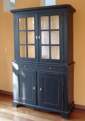Biedermeier Aufsatzvitrine aus Eiche, Mattschwarz gestaltet