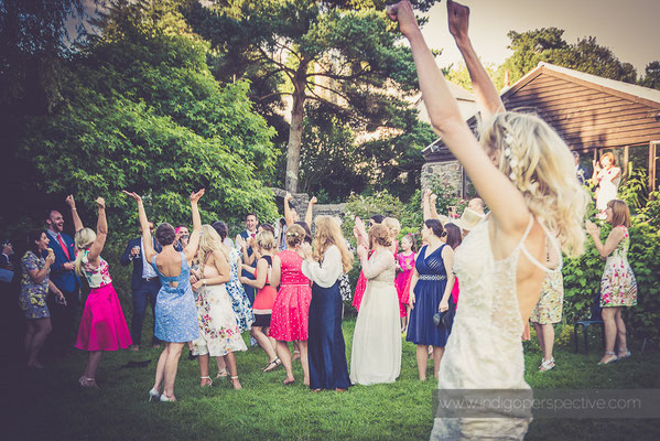 51-westcott-barton-wedding-photography-north-devon-catching-the-boquet