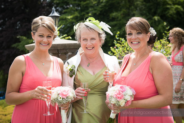 18-woolhanger-manor-wedding-photography-north-devon-mother-bridesmaids