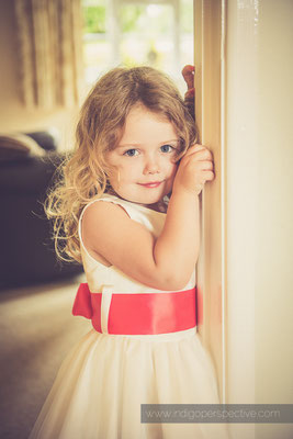 7-woolhanger-manor-wedding-photography-north-devon-flower-girl