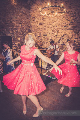 70-westcott-barton-wedding-photography-north-devon-bridesmiads-dancing