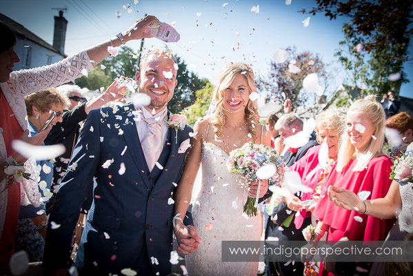 34-wedding-photography-north-devon-bride-groom-confetti