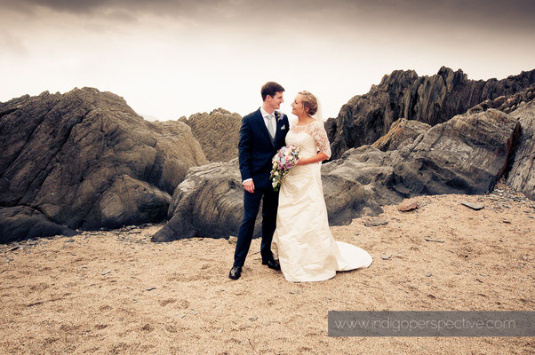 19-woolacombe-barricane-beach-wedding-north-devon-groom-bride-portrait