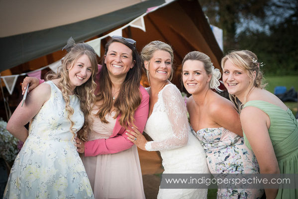 77-tipi-wedding-photography-north-devon-bride-friends