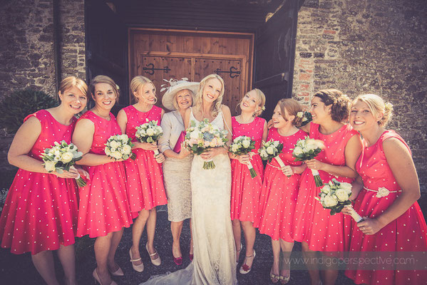 14-westcott-barton-wedding-photography-north-devon-bride-bridesmaids-relaxed-fun-smiling