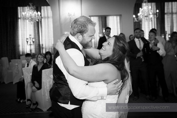 80-woolacombe-bay-hotel-wedding-photography-north-devon-first-dance-2