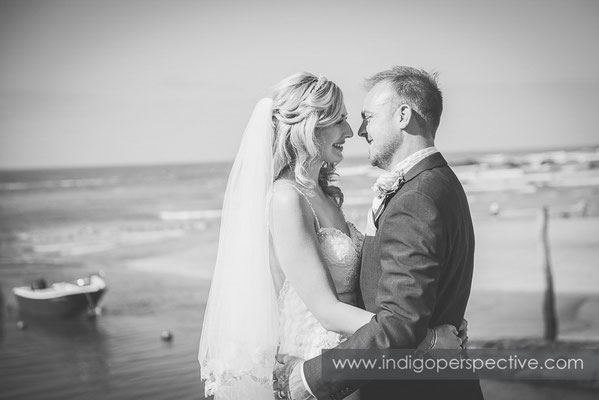 32-wedding-photography-north-devon-bride-groom-beach-boats-sea-3