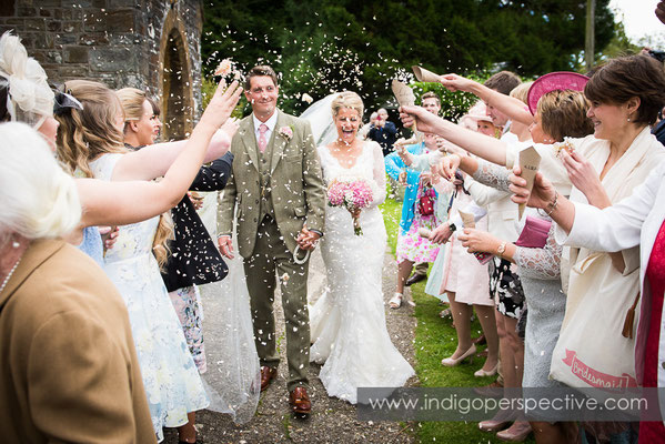 27-tipi-wedding-photography-north-devon-confetti-bride-groom