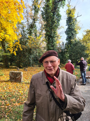 Unser langjähriges Mitglied Dr. Martin schaut interessiert vorbei.