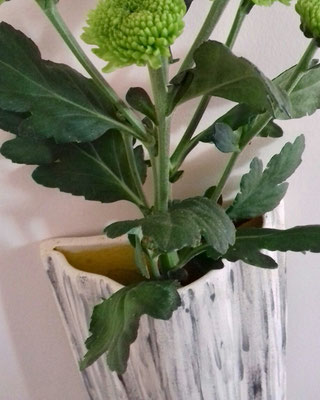 vase mural blanc et noir, céramique artisanale