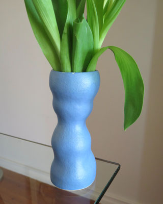 vase bleu vif, fabrication artisanale sophie valentini