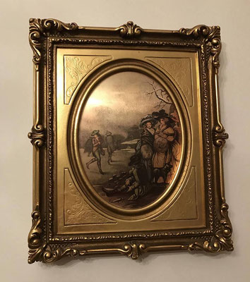 Un ensemble de 4 tableaux anciens et rares en excelleent état, peints à la main en doré. Style ancien et unique.  Pièces rares et de collection.