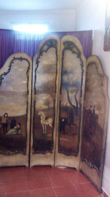 Chez zappandoo.jimdo.com/ Des Bibelots Art-déco pour un intérieur tendance.  Paravent ancien en bois peint, pièce unique.