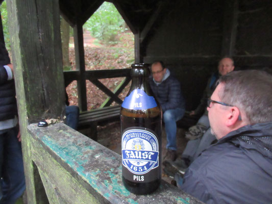 Rast in der Karl-Rodenhausen-Ruhe.