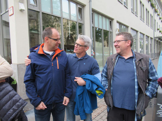 ... Genesungswünsche werden ausgesprochen!