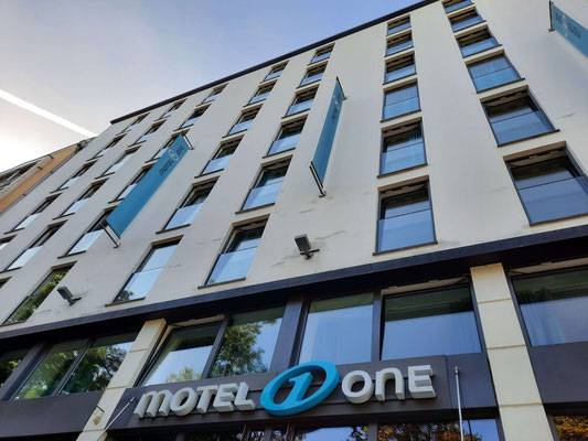 12:41 Uhr: Ankunft im Hotel!