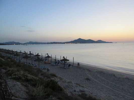 ... die Bucht von Alcudia vor dem Sonnenaufgang!