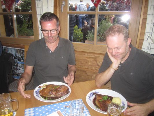 18:03 Uhr: Abendessen!
