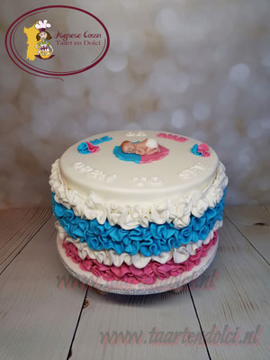 Ruffle gender reveal taart met baby