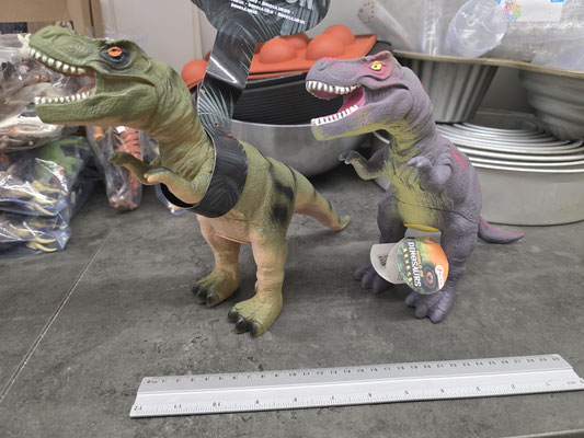 Grote dino € 5,00 p/st