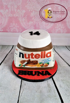 Taart in de vorm van een Nutella pot