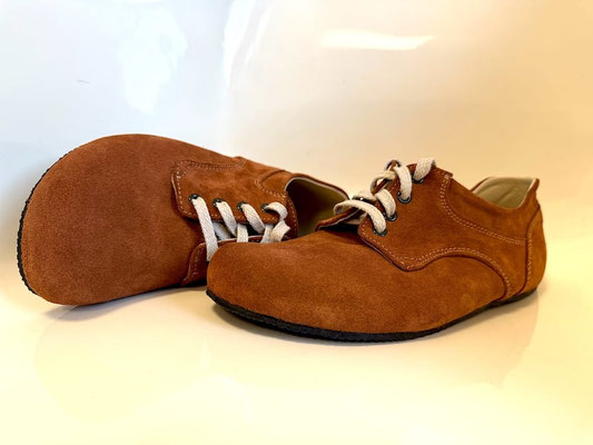 Bequeme Barfußschuhe aus braunem Wildleder - handgefertigt in Deutschland 