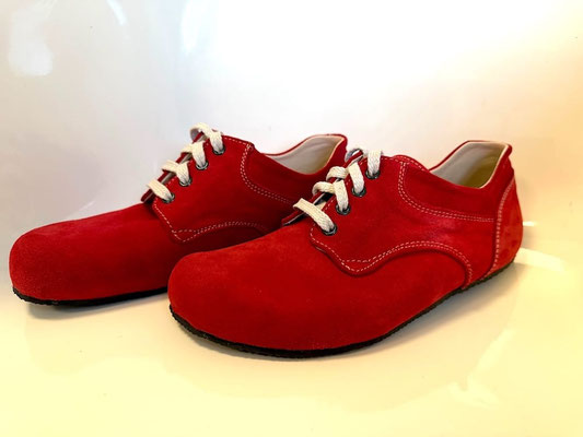 Barfußschuhe aus rotem Wildleder - sehr bequem und komfortabel