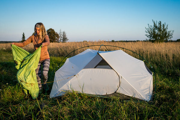 Zelten Zelt Camping Wildnis Natur Lustig Geschenk Frauen Premium T