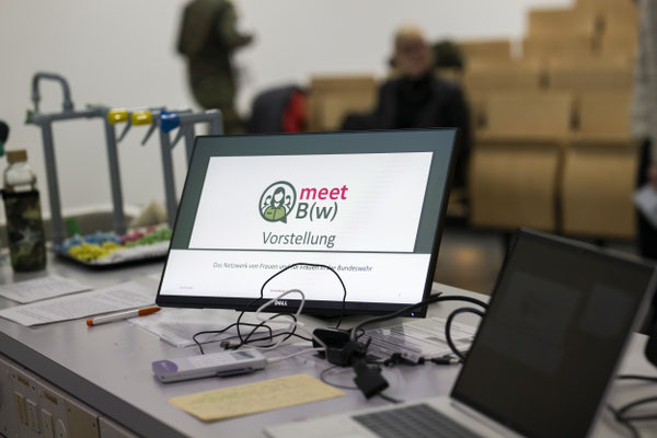 meetbw das Netzwerk der Frauen der Bundeswehr für die Frauen der Bundeswehr fotografiert demipress