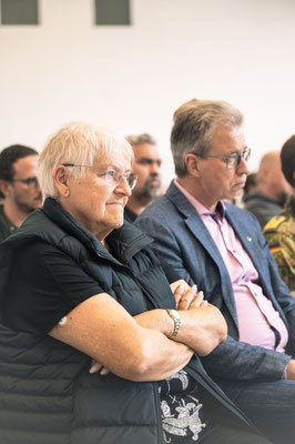 Gesichter des Lebens Fotoausstellung im Ausbildungszentrum des Cyber- und Informationsraum der Bundeswehr