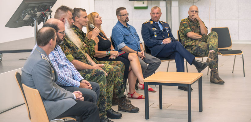 Gesichter des Lebens Fotoausstellung im Ausbildungszentrum des Cyber- und Informationsraum der Bundeswehr