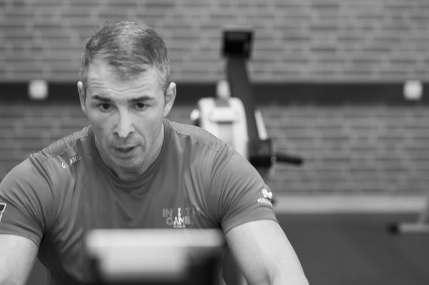 Hagen Vockerodt beim Indoor Ruder Training für die Invictus Games 2022