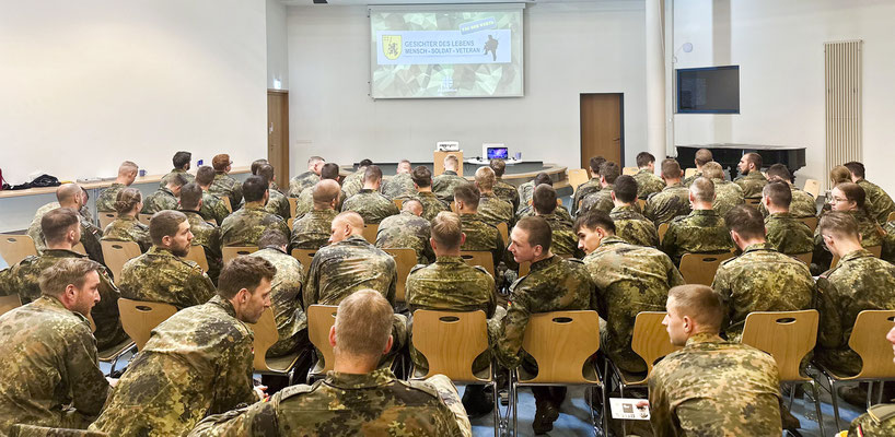 Gesichter des Lebens Fotovortrag an der USH der Bundeswehr in Delitzsch 
