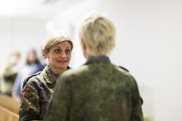 meetbw das Netzwerk der Frauen der Bundeswehr für die Frauen der Bundeswehr fotografiert demipress