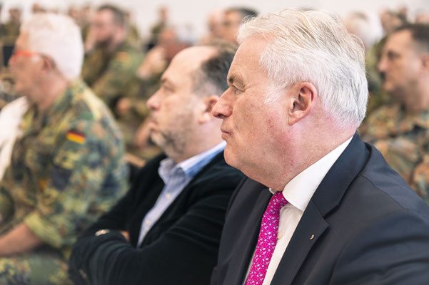Gesichter des Lebens Fotoausstellung im Ausbildungszentrum des Cyber- und Informationsraum der Bundeswehr