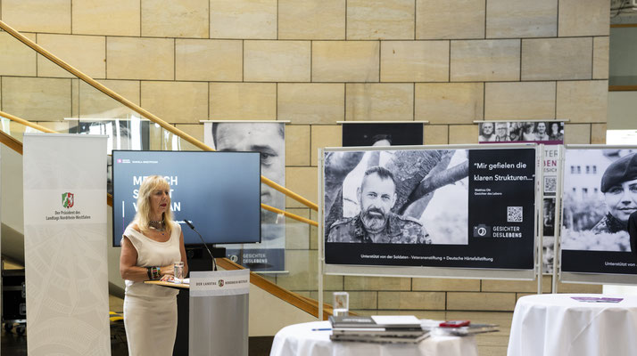 Eröffnung Gesichter des Lebens Fotoausstellung im Landtag Düsseldorf zum 1. Veteranentag
