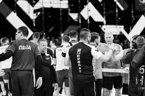 Das Mixteam beim Sitzvolleyball bei den Invictus Games 2022