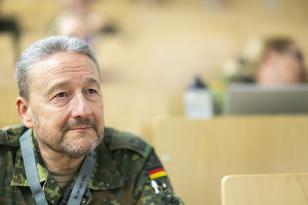 meetbw das Netzwerk der Frauen der Bundeswehr für die Frauen der Bundeswehr fotografiert demipress