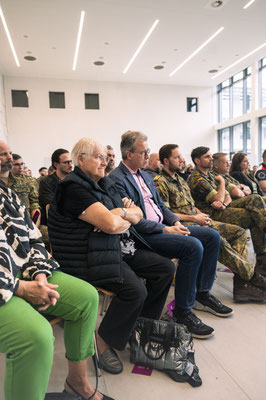 Gesichter des Lebens Fotoausstellung im Ausbildungszentrum des Cyber- und Informationsraum der Bundeswehr