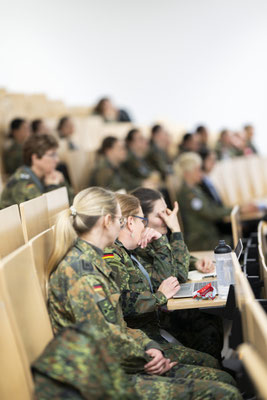 meetbw das Netzwerk der Frauen der Bundeswehr für die Frauen der Bundeswehr fotografiert demipress