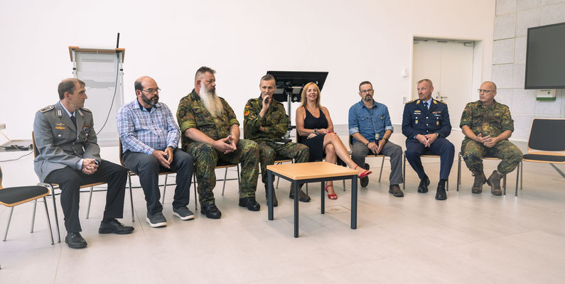 Gesichter des Lebens Fotoausstellung im Ausbildungszentrum des Cyber- und Informationsraum der Bundeswehr
